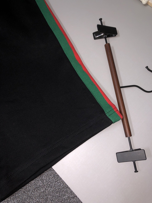 ブランドハーフパンツ背面デザイン